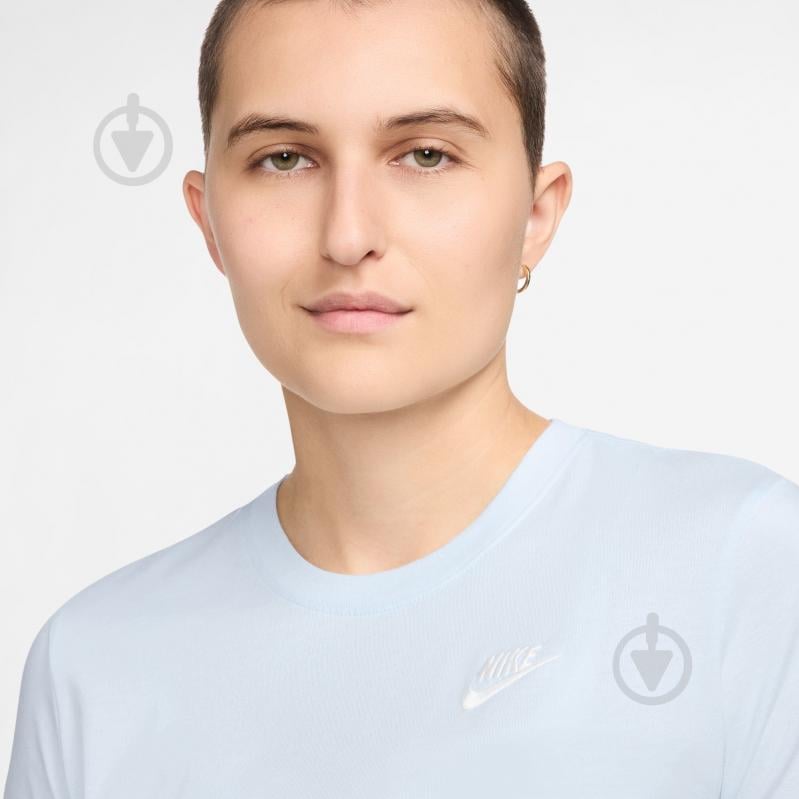 Футболка Nike W NSW CLUB SS TEE DX7902-423 р.XS голубой - фото 3 Футболка Nike W NSW CLUB SS TEE DX7902-423 р.XS голубой - фото 3