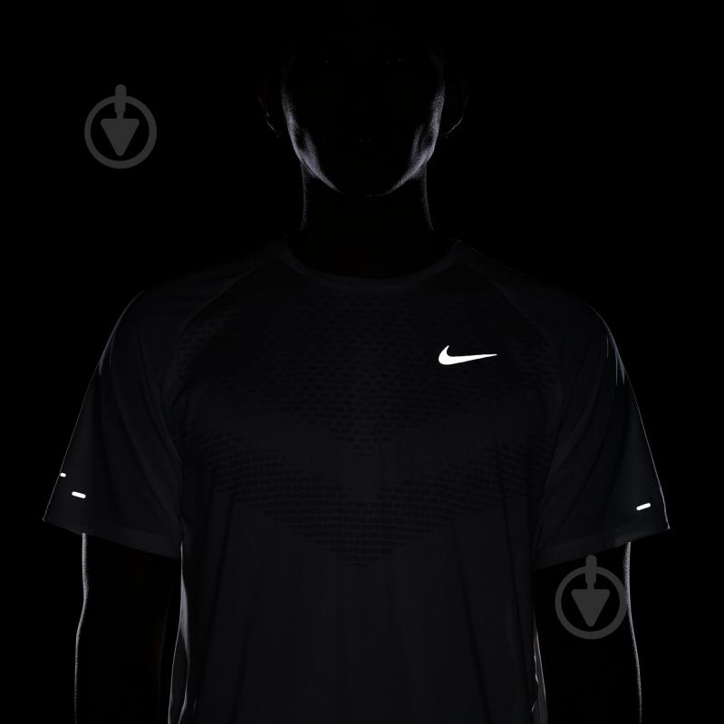 Футболка Nike M NK DFADV STRIDE SS TOP HV5203-133 р.2XL бежевый - фото 7 Футболка Nike M NK DFADV STRIDE SS TOP HV5203-133 р.2XL бежевый - фото 7