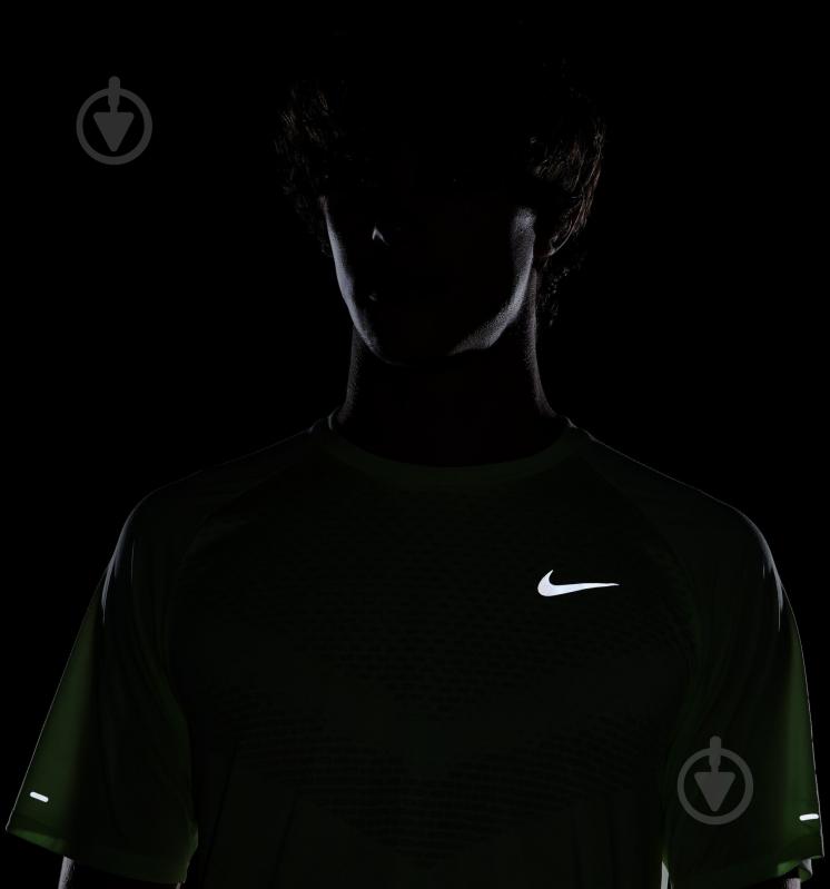 Футболка Nike M NK DFADV STRIDE SS TOP HV5203-701 р.2XL жовтий - фото 6 Футболка Nike M NK DFADV STRIDE SS TOP HV5203-701 р.2XL жовтий - фото 6