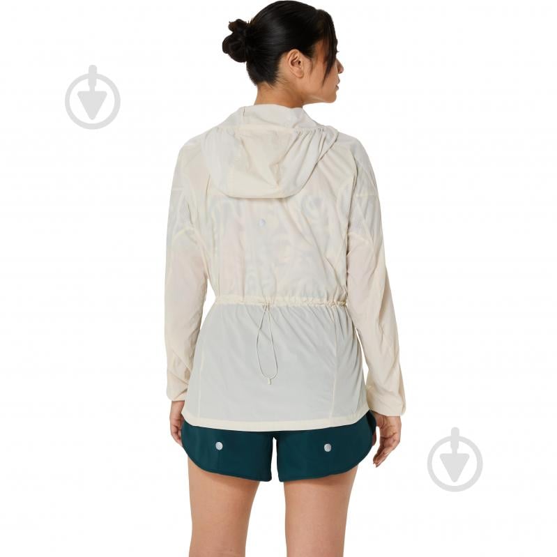 Куртка жіноча Asics ROAD PACKABLE JACKET 2012D076-200 р.S молочна - фото 2 Куртка жіноча Asics ROAD PACKABLE JACKET 2012D076-200 р.S молочна - фото 2