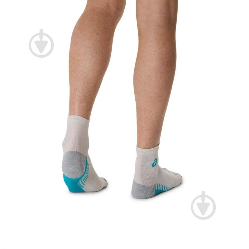 Шкарпетки Asics PERFORMANCE RUN SOCK QUARTER 3013A979-200 р.39-42 різнокольоровий - фото 5 Шкарпетки Asics PERFORMANCE RUN SOCK QUARTER 3013A979-200 р.39-42 різнокольоровий - фото 5