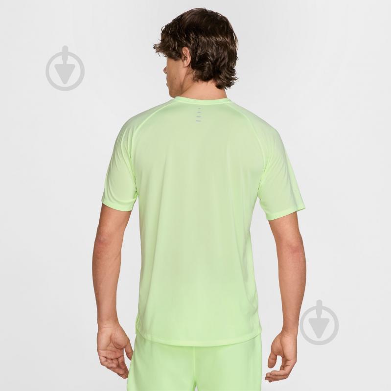 Футболка Nike M NK DFADV STRIDE SS TOP HV5203-701 р.M желтый - фото 2 Футболка Nike M NK DFADV STRIDE SS TOP HV5203-701 р.M желтый - фото 2