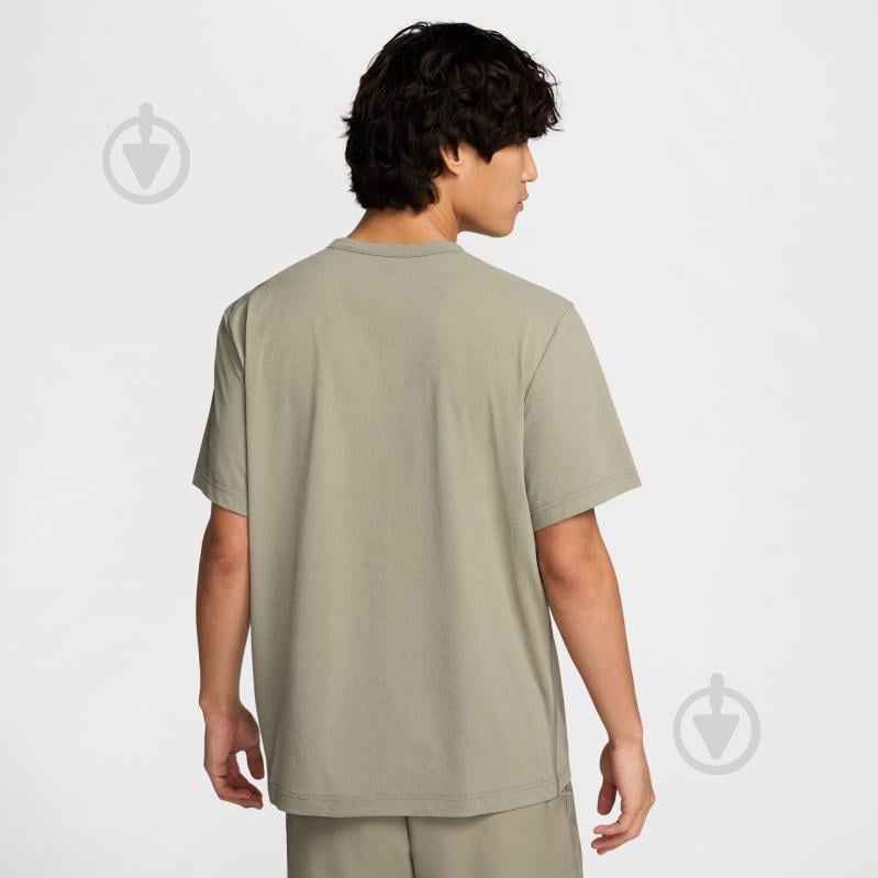 Футболка Nike M NK DF UV HYVERSE SS DV9839-320 р.M хакі - фото 2 Футболка Nike M NK DF UV HYVERSE SS DV9839-320 р.M хакі - фото 2