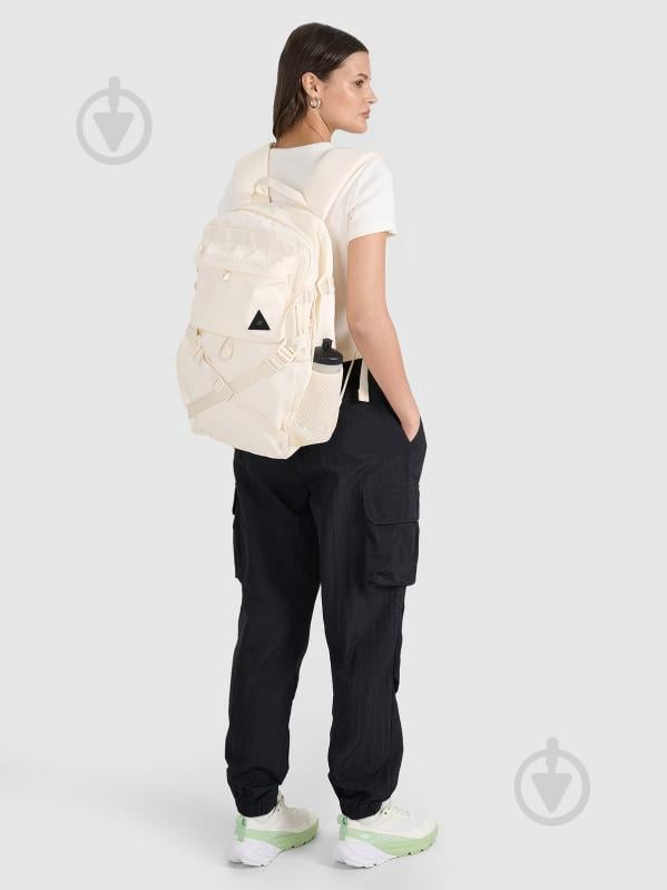 Рюкзак 4F 4FWSS25ABACU424-11S BACKPACK U424 4FWSS25ABACU424-11S молочный - фото 5 Рюкзак 4F 4FWSS25ABACU424-11S BACKPACK U424 4FWSS25ABACU424-11S молочный - фото 5