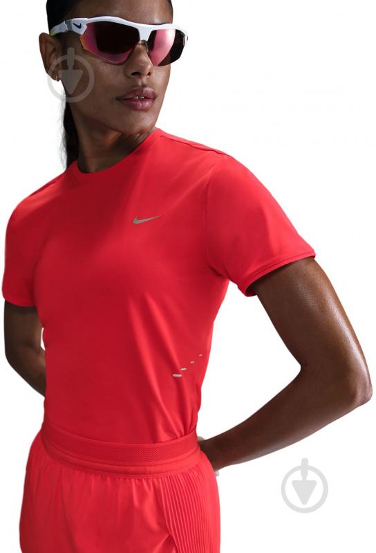 Шорти Nike W NK ARSWFT DFADV MR 3IN SHORT FN2328-696 р. L червоний - фото 4 Шорти Nike W NK ARSWFT DFADV MR 3IN SHORT FN2328-696 р. L червоний - фото 4