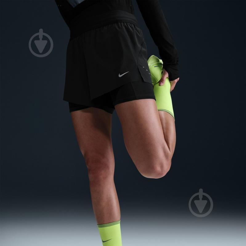 Шорти Nike W NK SWIFT DF MR 2N1 SHRT HJ5376-010 р. S чорний - фото 11 Шорти Nike W NK SWIFT DF MR 2N1 SHRT HJ5376-010 р. S чорний - фото 11