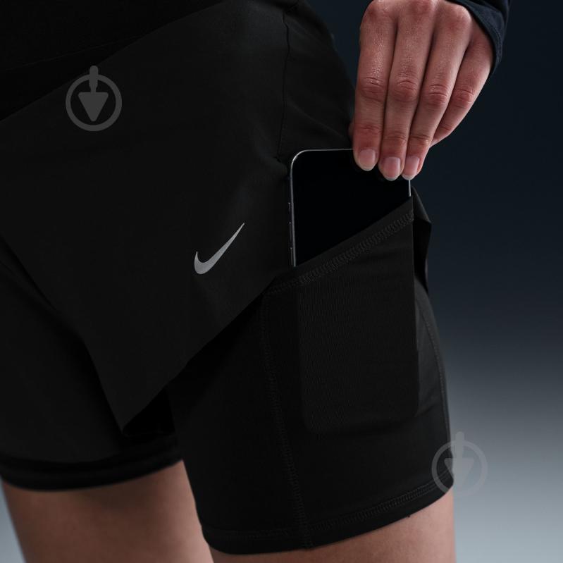 Шорти Nike W NK SWIFT DF MR 2N1 SHRT HJ5376-010 р. S чорний - фото 14 Шорти Nike W NK SWIFT DF MR 2N1 SHRT HJ5376-010 р. S чорний - фото 14