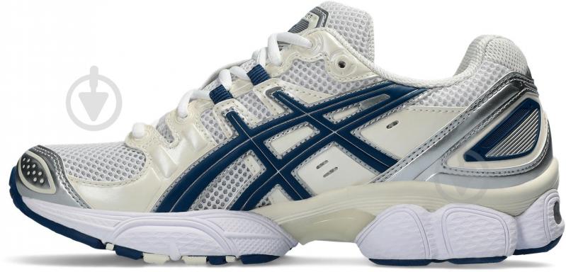 Кросівки жіночі Asics Gel-Nimbus 9 1202A278_108 р.40,5 білі - фото 2