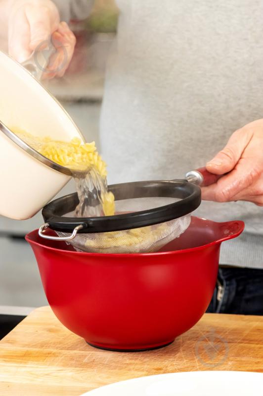 Сито KitchenAid 18 см, красный (KAG161OHERE) - фото 5 Сито KitchenAid 18 см, красный (KAG161OHERE) - фото 5