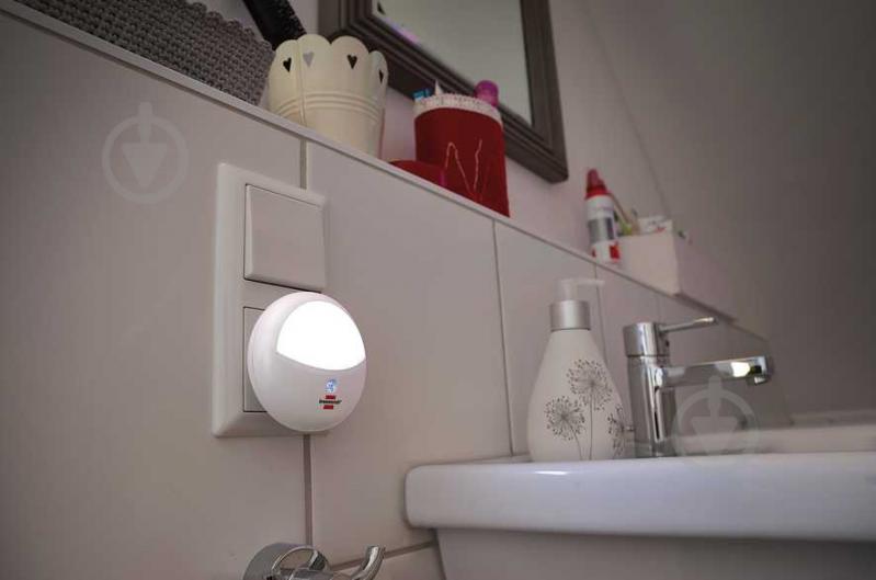 Нічник Brennenstuhl з датчиком сутінок Nightlight OL 02R 1173210 білий - фото 2