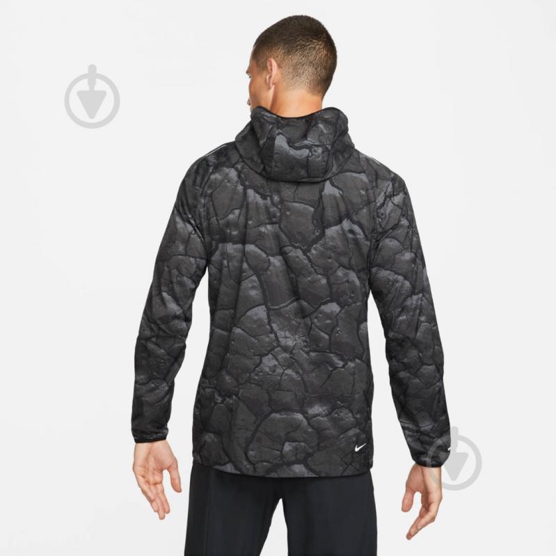 Вітрівка чоловіча демісезонна Nike M NK AIREEZ JACKET AOP DX6885-254 р.M чорна - фото 2