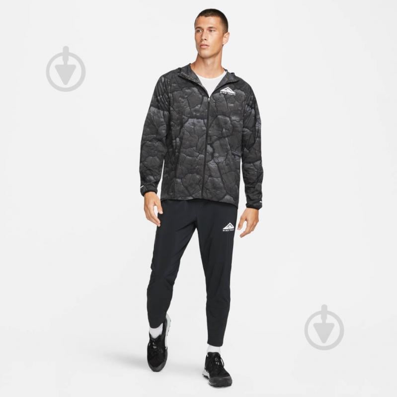 Вітрівка чоловіча демісезонна Nike M NK AIREEZ JACKET AOP DX6885-254 р.M чорна - фото 5