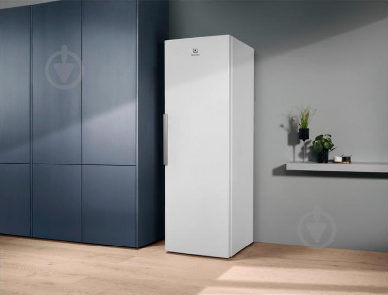 Холодильник Electrolux RRT5MF38W1 - фото 7