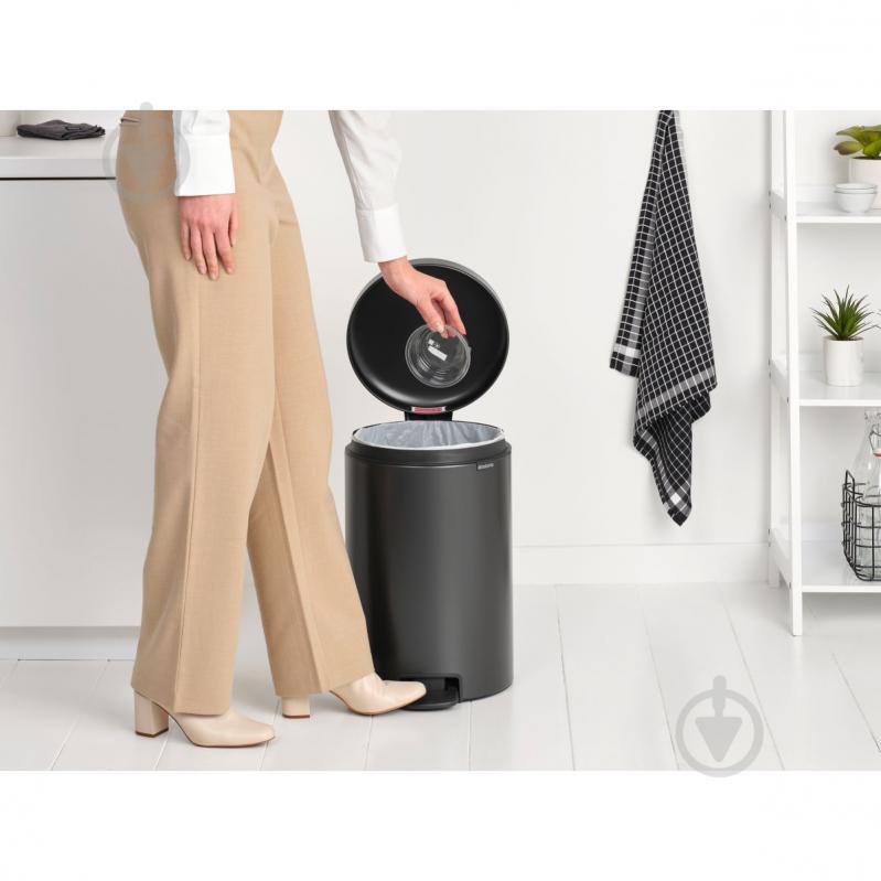 Бак для сміття Brabantia NewIcon Pedal Bin 20 л графітовий (233500) - фото 3