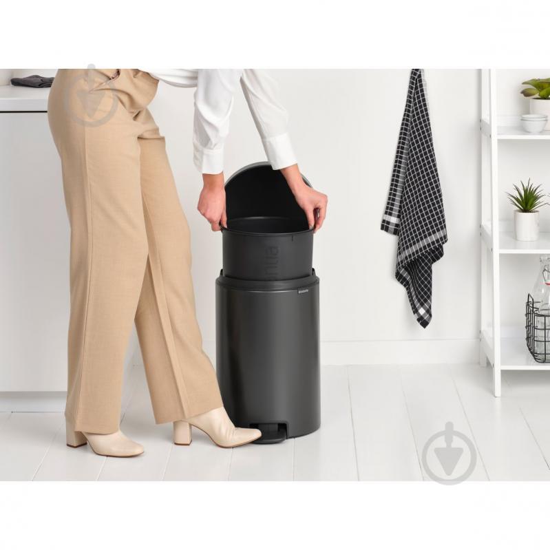 Бак для сміття Brabantia NewIcon Pedal Bin 20 л графітовий (233500) - фото 5