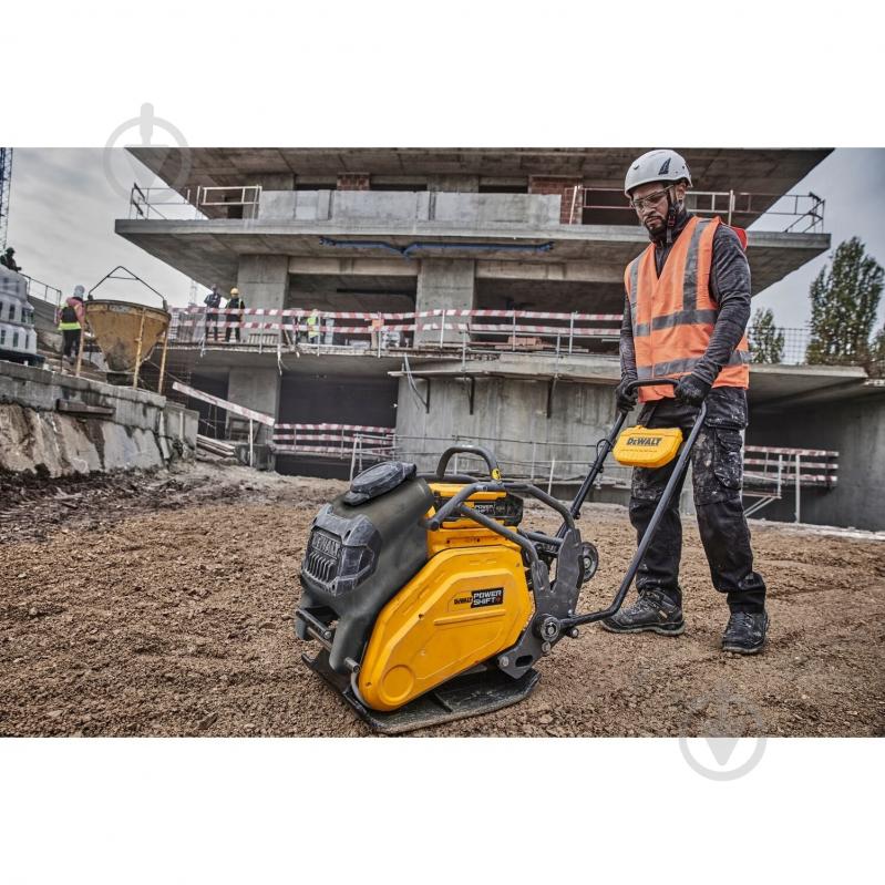 Віброплита DeWalt прямохідна акумуляторна POWERSHIFT DCPS7154N - фото 12 Віброплита DeWalt прямохідна акумуляторна POWERSHIFT DCPS7154N - фото 12