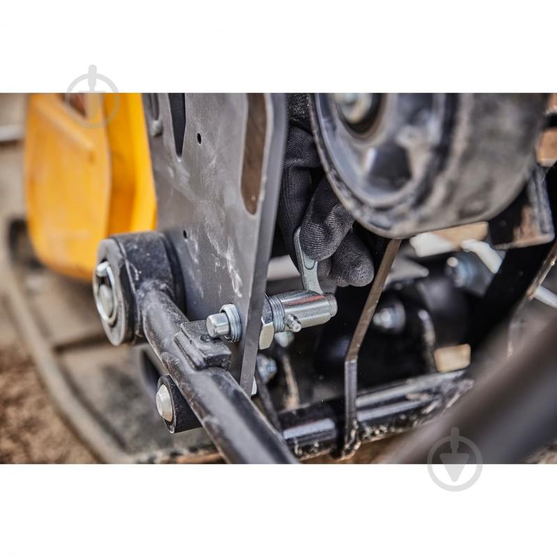 Віброплита DeWalt прямохідна акумуляторна POWERSHIFT DCPS7154N - фото 8 Віброплита DeWalt прямохідна акумуляторна POWERSHIFT DCPS7154N - фото 8