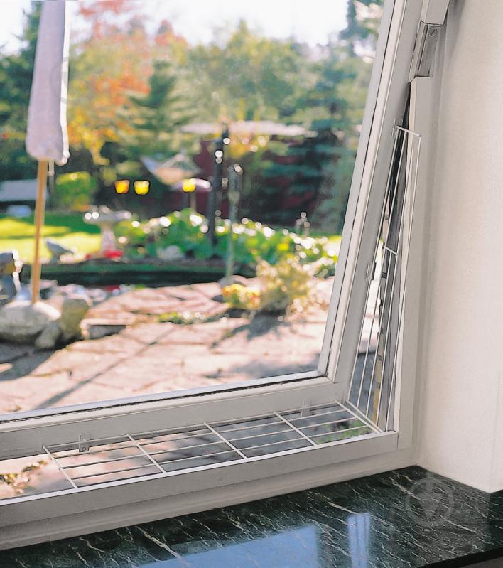 Решетка защитная Trixie для окна, белая, 62*16/8 см - фото 3 Решетка защитная Trixie для окна, белая, 62*16/8 см - фото 3