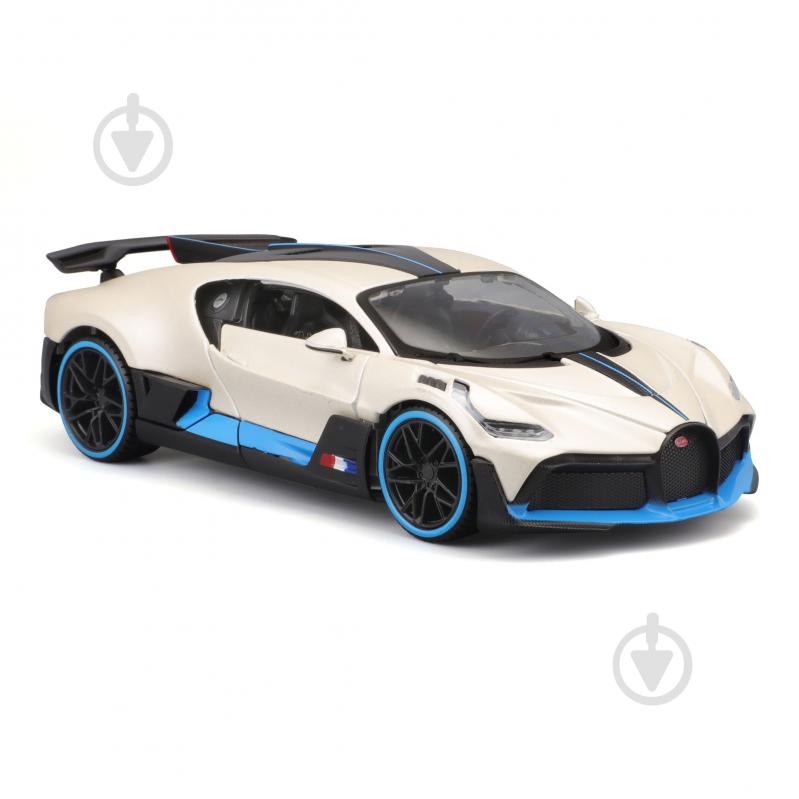 Машинка Maisto 1:24 игрушечная Bugatti Divo 31526 met. white - фото 1