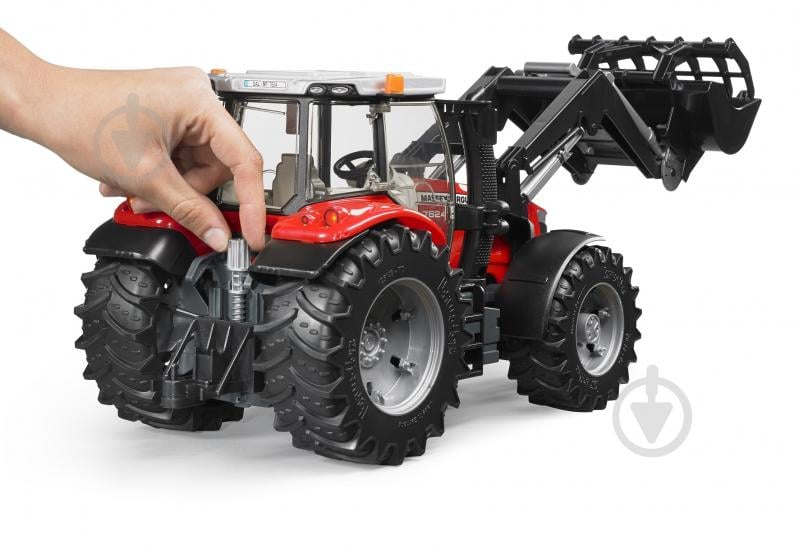 Трактор Bruder Massey Ferguson 7624 з переднім навантажувачем 1:16 03047 - фото 3