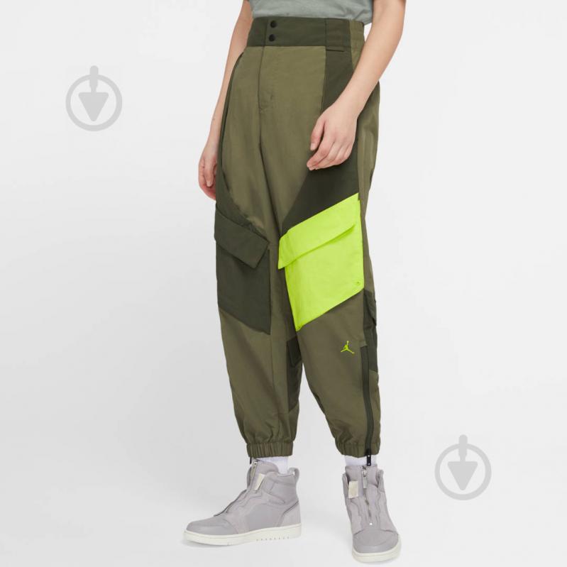 Брюки Nike W J UTILITY PANT CT2602-222 р. M хаки - фото 1