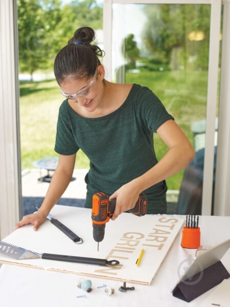Шуруповерт акумуляторний Black+Decker BDCDD12B - фото 7