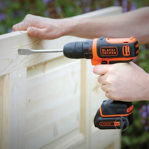 Шуруповерт акумуляторний Black+Decker BDCDD12B - фото 9