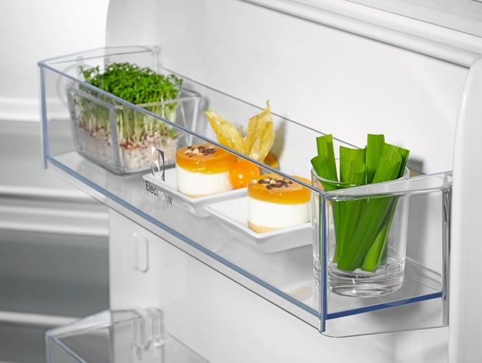 Вбудовуваний холодильник Electrolux ERD6DE18S1 - фото 7