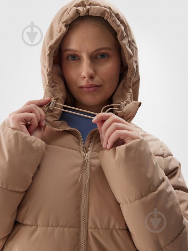 Пуховик женский зимний 4F DOWN JACKET F473 4FWAW24TDJAF473-83S р.M бежевый - фото 3