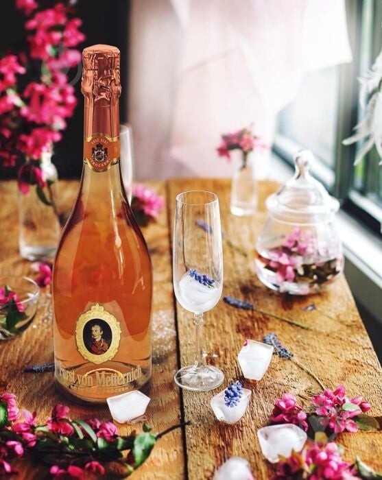 Вино игристое Furst von Metternich Rose розовое сухое 0,75 л - фото 6 Вино игристое Furst von Metternich Rose розовое сухое 0,75 л - фото 6