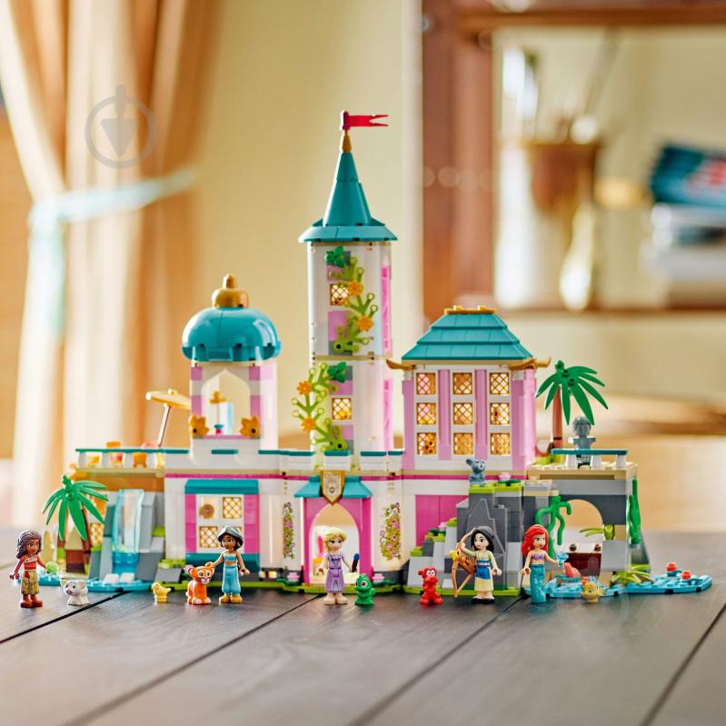 Конструктор LEGO Disney Princess Замок принцеси та королівські улюбленці 43267 - фото 6
