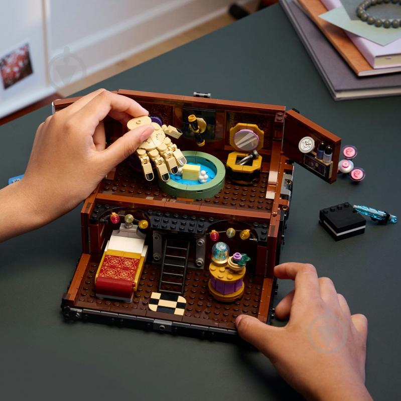 Конструктор LEGO Wednesday Квартира Вещи 76785 - фото 5