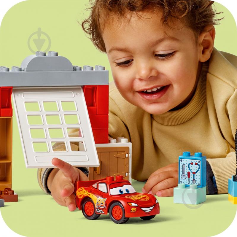 Конструктор LEGO DUPLO Disney Візит МакКвіна в гараж Дока 10456 - фото 7