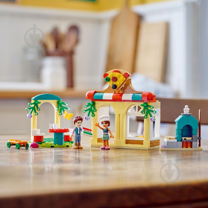 Конструктор LEGO Friends Пиццерия Хартлейк Сити 41705 - фото 6