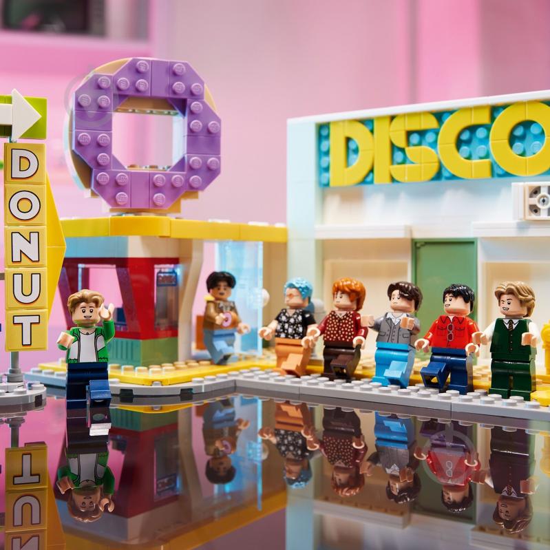 Конструктор LEGO Ideas BTS Dynamite 21339 - фото 8