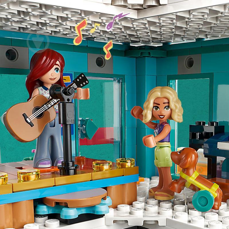 Конструктор LEGO Friends Хартлейк-Сити. Общественный центр 41748 - фото 7