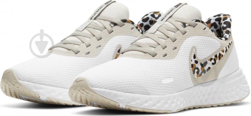 Кроссовки женские летние Nike Revolution 5 Premium DA3083-110 р.35,5 белые - фото 10