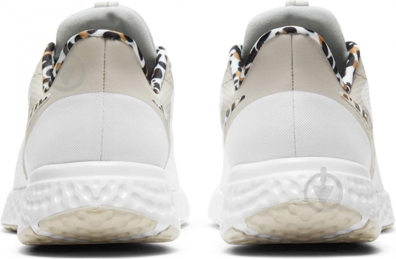 Кроссовки женские летние Nike Revolution 5 Premium DA3083-110 р.38 белые - фото 9 Кроссовки женские летние Nike Revolution 5 Premium DA3083-110 р.38 белые - фото 9