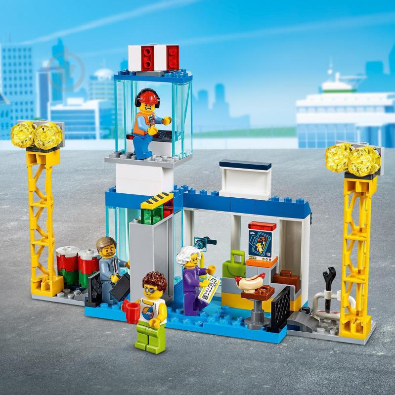 Конструктор LEGO City Городской аэропорт 60261 - фото 12