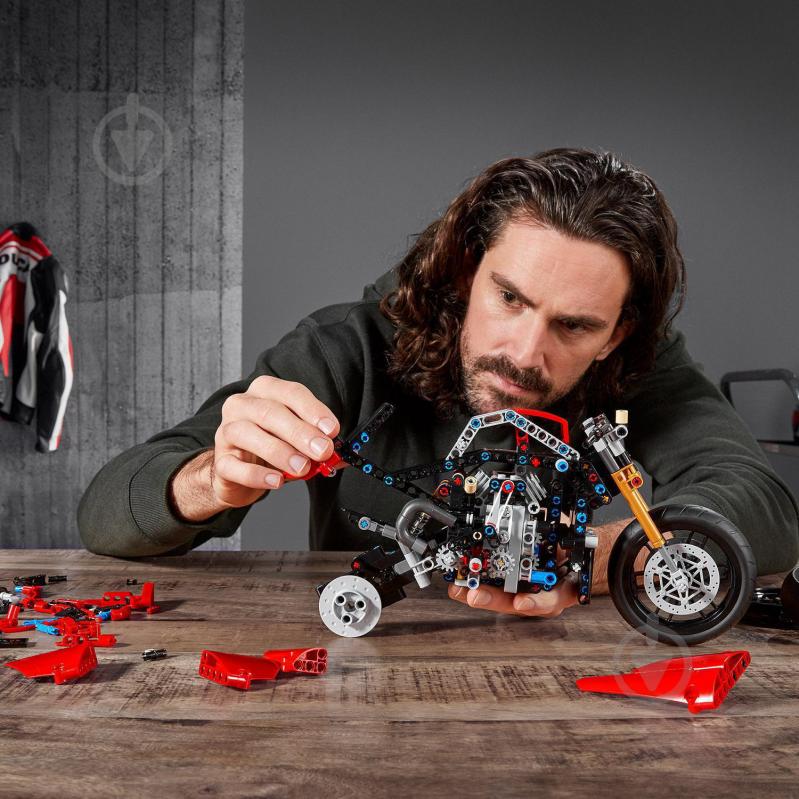 Конструктор LEGO Technic Ducati Panigale V4 R 42107 - фото 12