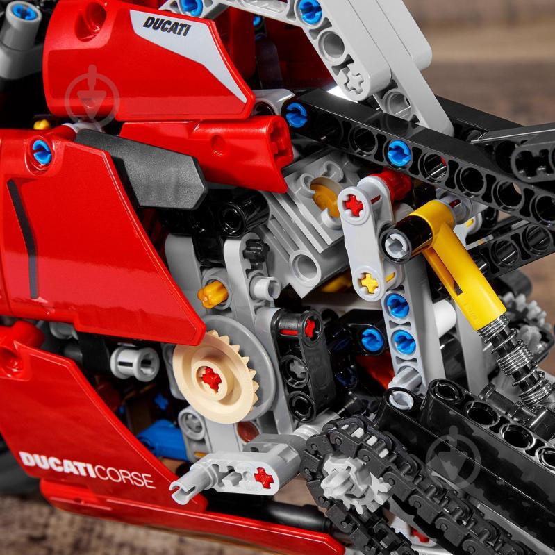 Конструктор LEGO Technic Ducati Panigale V4 R 42107 - фото 10