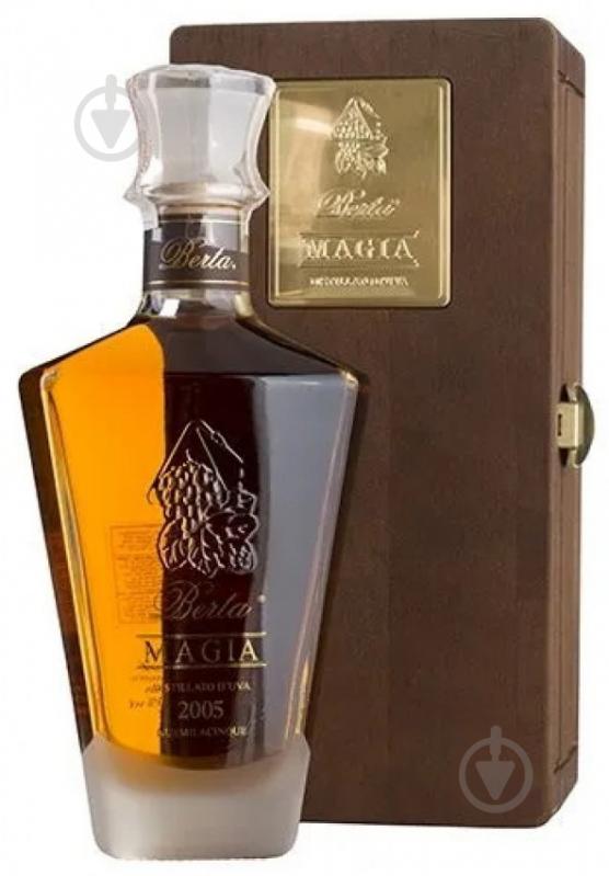 Граппа Berta Magia Distillerie 43% 0,7 л - фото 1 Граппа Berta Magia Distillerie 43% 0,7 л - фото 1
