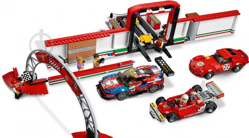 Конструктор LEGO Speed Champions Гараж Ferrari 75889 - фото 5