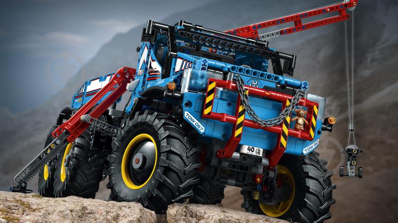 Конструктор LEGO Technic Аварийный внедорожник 6х6 42070 - фото 17