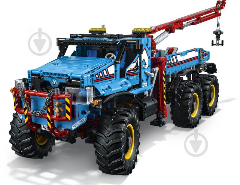 Конструктор LEGO Technic Аварийный внедорожник 6х6 42070 - фото 4