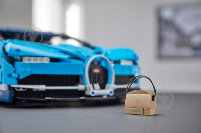 Конструктор LEGO Technic Автомобиль Bugatti Chiron 42083 - фото 47