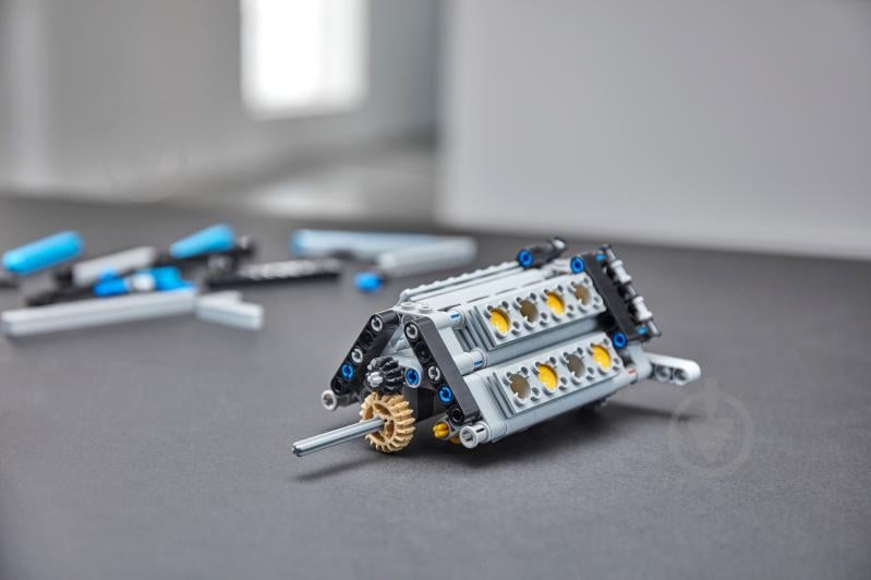 Конструктор LEGO Technic Автомобиль Bugatti Chiron 42083 - фото 44