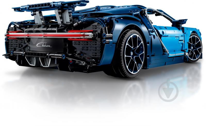 Конструктор LEGO Technic Автомобиль Bugatti Chiron 42083 - фото 20