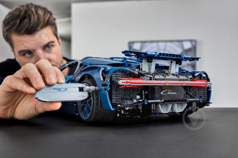 Конструктор LEGO Technic Автомобиль Bugatti Chiron 42083 - фото 70