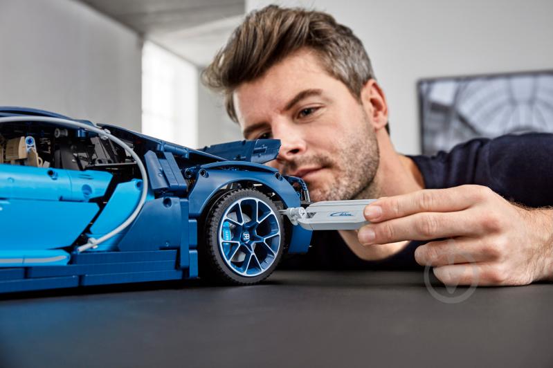 Конструктор LEGO Technic Автомобиль Bugatti Chiron 42083 - фото 71